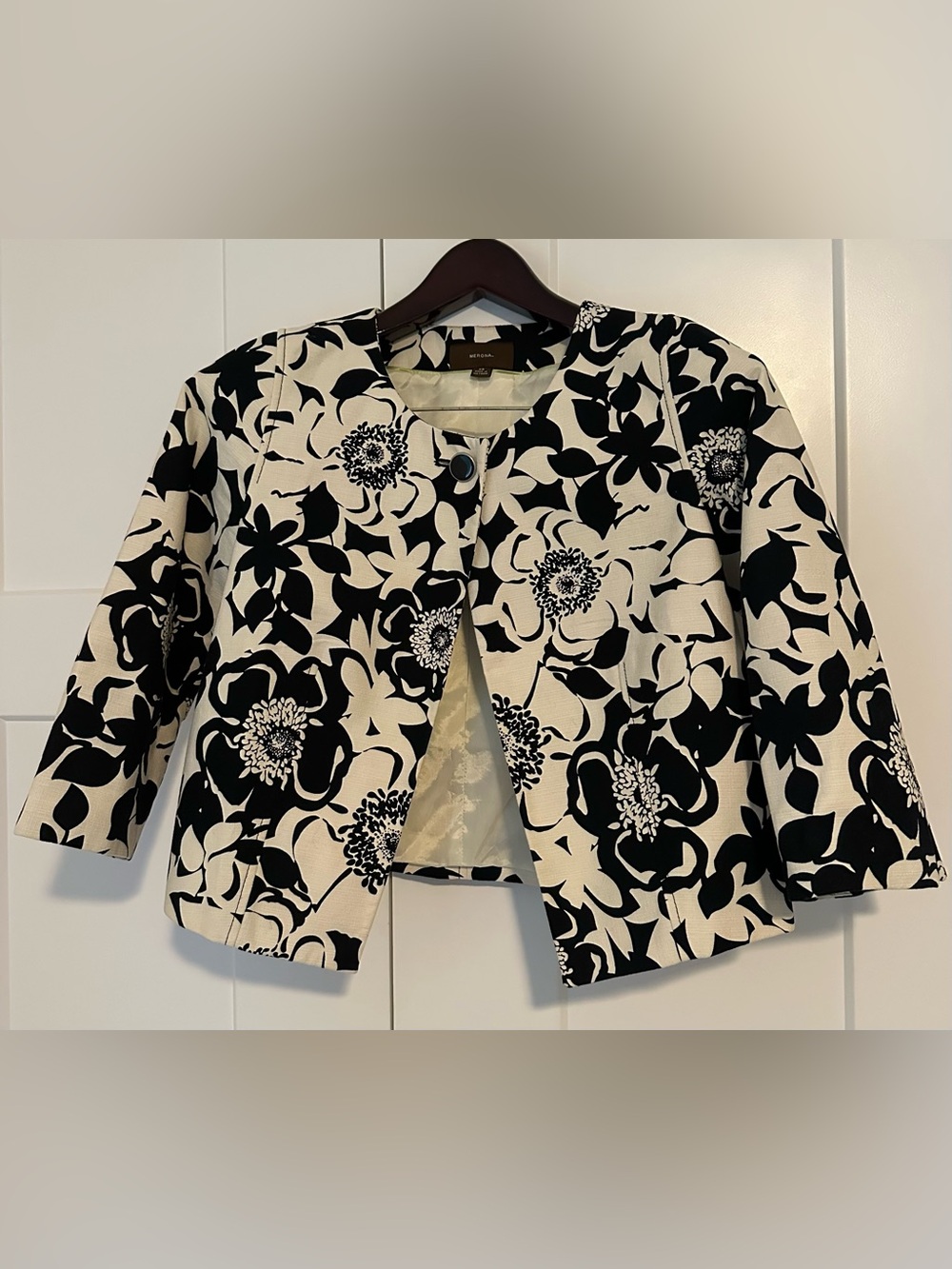 Merona Black and White Floral‎ Cropped Blazer